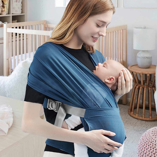echarpe de portage favorisant la proximite entre maman et bebe