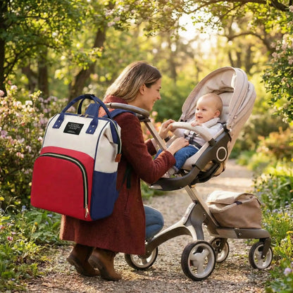 Bebe et maman portant un sac a langer grande capacite tricolore