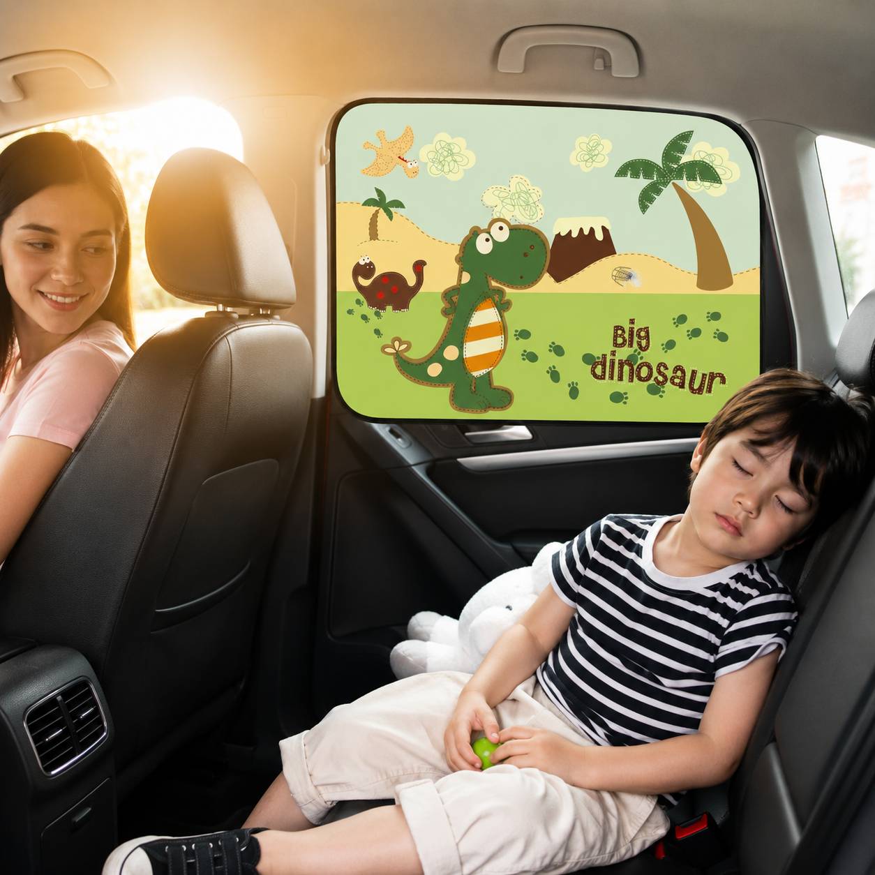 Pare soleil voiture bébé rideau motif dinosaure vert protégeant bébé du soleil 
