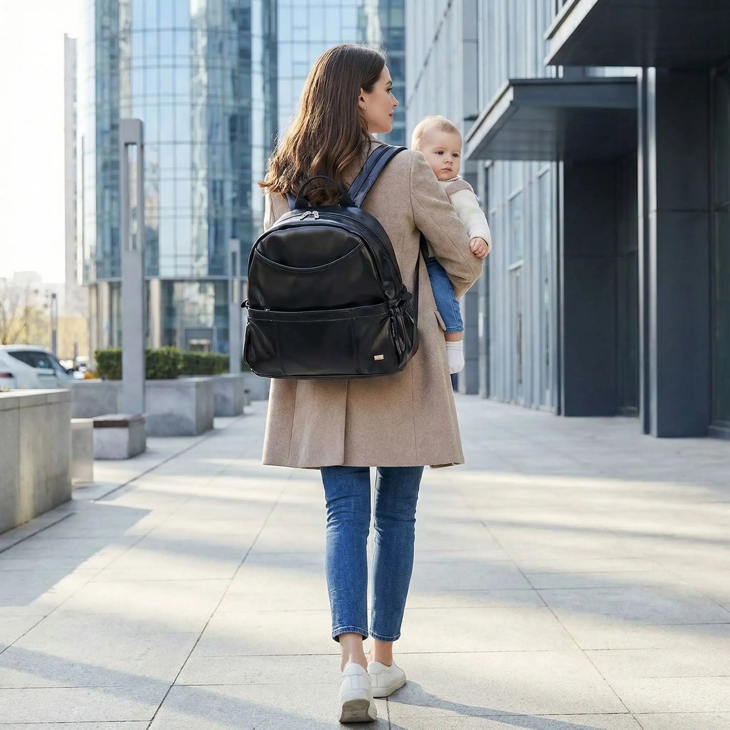 sac a dos a langer urbain noir porte sur le dos maman en ville moderne avec bebe