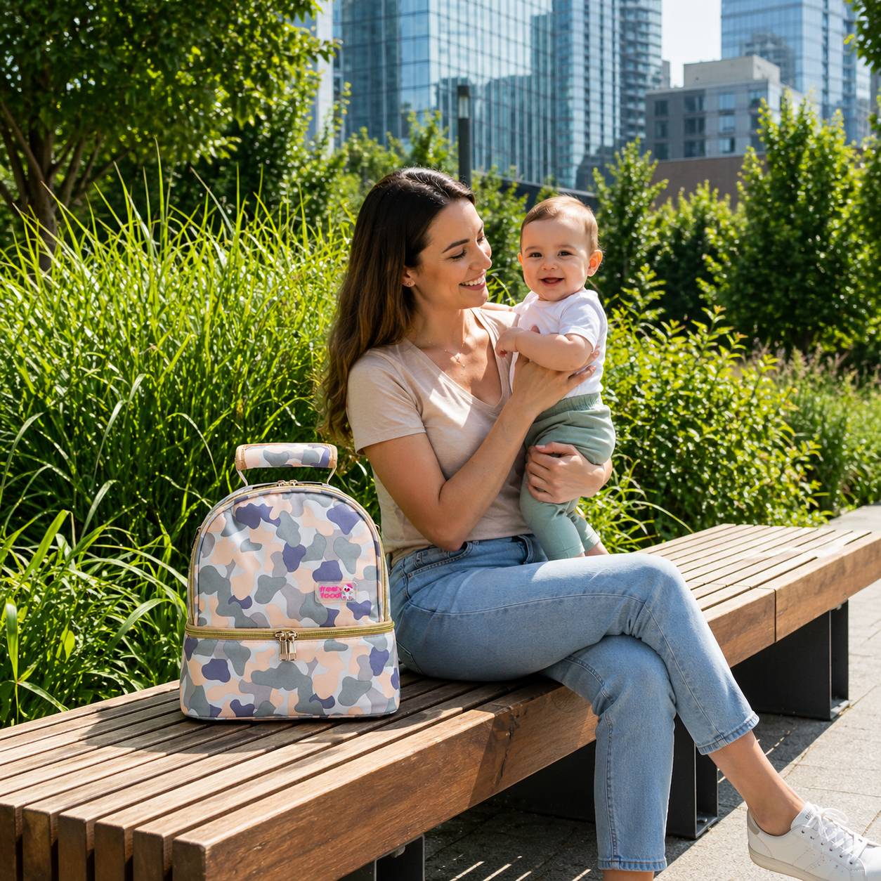 sac isotherme biberon camouflage pastel pour sortie bebe en ville